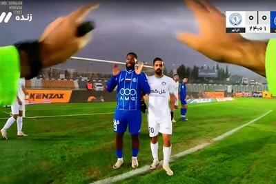 از بلاتکلیفی میزبانی تا چمن بی‌کیفیت! | استقلال و گل‌گهر روی زمین نامناسب شهر قدس + فیلم