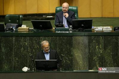 پزشکیان: اگر چه افزایش ۲۰ درصدی حقوق کارکنان با تورم تناسبی ندارد، اما سعی کردیم با افزایش معافیت‌های مالیاتی تا حدی جبران کنیم + فیلم