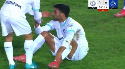 خلاصه بازی استقلال 0 - گل گهر 1