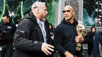 آیا دواین جانسون به دنبال کنار زدن تریپل اچ از ریاست WWE است؟