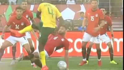 صحنه جنجالی از مسابقه مصر و آفریقای جنوبی!