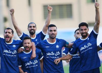 سکوی گل‌گهری‌ها در شهرقدس پر شد!(عکس)