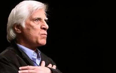  عکس/ نگاهی به میز عزای اصیل ایرانی بهرام بیضایی در آمریکا / از عکس های دوران جوانی اش تا ترمه ایرانی و گل های سفید رنگ !