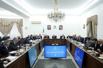 برنامه دولت برای خروج از تنگنا‌های اقتصادی از زبان عارف