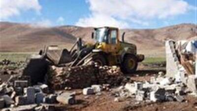  قلع و قمع ساخت‌وسازهای غیرمجاز در اراضی ملی روستای آق‌قویی خدابنده