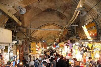 تجمع و اعتراض به نوسانات نرخ ارز در بازار تهران