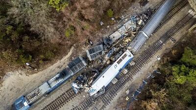  اولین تصاویر منتشر شده از سقوط قطار مکزیک به دره (فیلم)