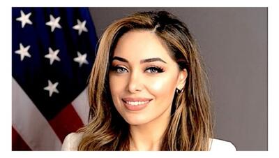 وکیل-مدل زن ایرانی ، مسؤول ویزا و پاسپورت آمریکا شد (+عکس)