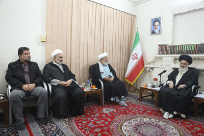 رییس جامعه مدرسین: روحانیون نباید خود را از نظام جدا کنند/ روحانیت نماد نظام اسلامی است/ روحانیت به‌عنوان دیده‌بان بیدار، در مواقع لازم هشدار دهند