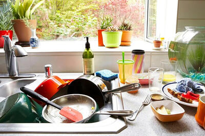 این اشتباهِ شبانه، آشپزخانه را به بهشت باکتری‌ها تبدیل می‌کند!