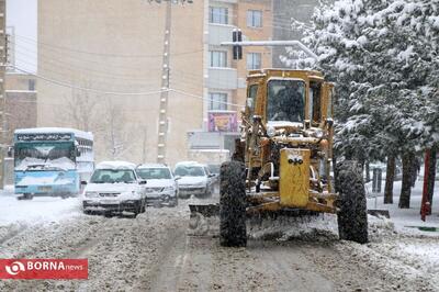  باز گشایی راه ۲۹ روستای آذربایجان غربی ؛ امداد رسانی به ۳۳۵ خودروی گرفتار در کولاک