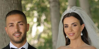  عروس الی صعب با استایل بارداری شیک در کنار درخت کریسمس دیده شد! - چی بپوشم