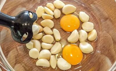  سیر و تخم مرغ رو با هم مخلوط کن از نتیجش شگفت زده میشی !