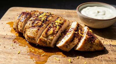  طرز تهیه سینه مرغ آبدار و مزه دار شده در ۱۰ دقیقه.