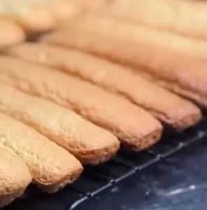  آموزش بیسکویت لیدی فینگر : طرز تهیه لیدی فینگر مخصوص تیرامیسو