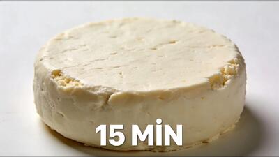  یه تخم مرغ به شیر در حال جوش اضافه کن، دیگه هیچ وقت پنیر نمی خری!