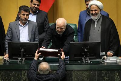 چالش دولت و بهارستان بر سر بودجه در سال تورمی