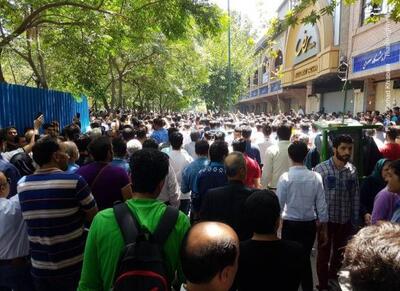  تجمع برخی کسبه بازار تهران در واکنش به نوسانات ارز - اکونیوز