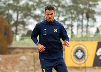 تمرینات اختصاصی ستاره سپاهان برای بازی مقابل استقلال