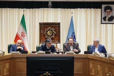 تشکیل جلسه هماهنگی تیم اقتصادی دولت در بانک مرکزی/ سیاست‌های ارزی، تجاری و معیشتی مردم بررسی می‌شود