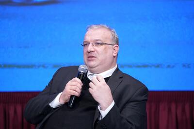 در تلاشیم عدد افزایش حقوق‌ها تا حد امکان به نرخ واقعی تورم نزدیک شود/ تا زمانی که ساختار هزینه‌ها اصلاح نشود، کسری بودجه مزمن باقی خواهد ماند