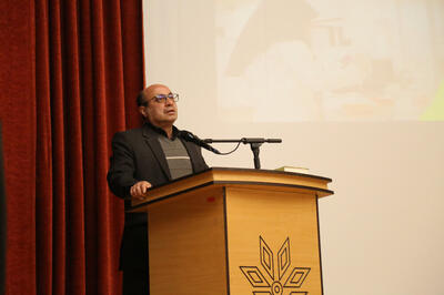  تحقیقات و مطالعات همسو با برنامه‌های راهبردی و عملیاتی انجام شود