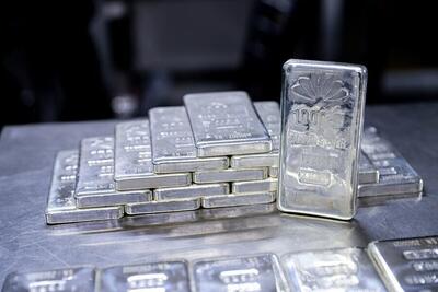 نقره با ریزش ۴ درصدی، از قله ۸۶ دلاری سقوط آزاد کرد