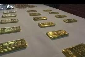 کشف ۲۵ شمش طلا از کوله پشتی مسافر فرودگاه