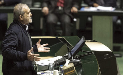 روزنامه نزدیک به قالیباف: دولت ایده ندارد/ مردم و  بازار،  دولت را  در مهار بحران ناتوان می بینند