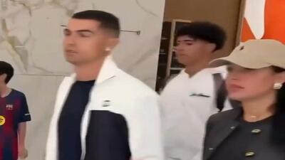 ویدیو| سیل جمعیت اطراف رونالدو و همسرش در دبی!