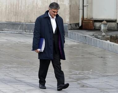 مرکز رسانه قوه قضائیه: خبر منتشره در مورد مصوبه سران قوا، مبنی بر ابقاء رئیس کل بانک مرکزی، صحت ندارد