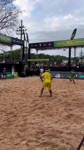 ویدئو: رونالدینیو حتی در فوتوالی هم جادو می‌کند - پارس فوتبال