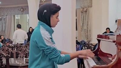 فیلم پیانو نوازی تینا جهانشاهی، بازیکن زنان استقلال - پارس فوتبال