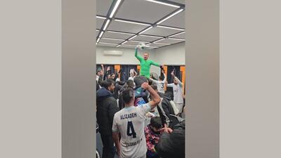 ویدیو| رقص و پایکوبی گل گهر در رختکن قلعه حسن خان - پارس فوتبال