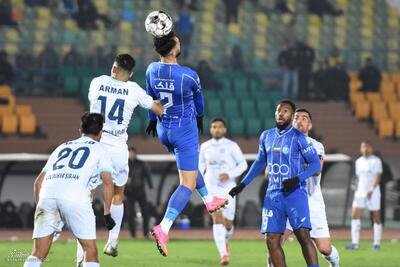 استقلال تا یک قایدی دیگر نیاورد وضعیت همین است/ آقای آدان! توپ بالای ۶ قدم را هم نمی‌توانی بگیری - پارس فوتبال