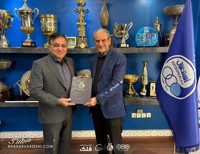 عباس ترابیان: از حجازی و پورحیدری، صداقت و فداکاری یاد گرفتم/ با بزرگان استقلال مشورت کردم و حکم گرفتم - پارس فوتبال