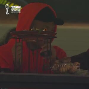 ویدئو: ستاره‌ها در حال تماشای جام ملت‌های آفریقا - پارس فوتبال