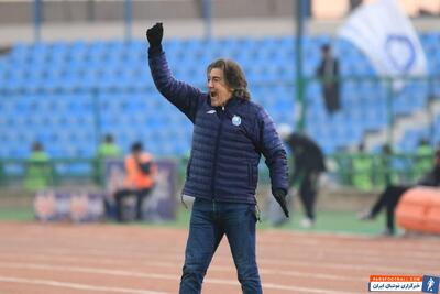 کلیپ شعار هواداران استقلال علیه ریکاردو ساپینتو سرمربی آبی پوشان