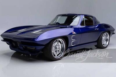 بازگشت کوروت ۱۹۶۳ با کابین خیره‌کننده و موتور مدرن شورلت - پدال