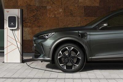 خرابی خودروهای پلاگین‌هیبرید ۸۰ درصد بیشتری از بنزینی است! - پدال