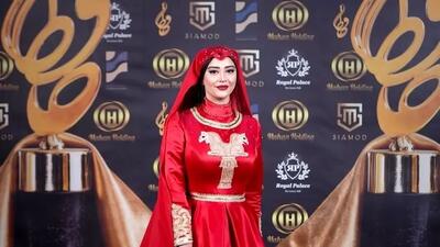  عکس ها / نگاهی به استایل متفاوت هنرمندان ایرانی در جشن ها و گردهمایی های رسمی که هریک راوی داستانی از تاریخ ایران هستند/ ساغر استاد شریف، نورا محقق و...