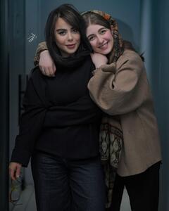  عرفان ابراهیمی، محید نوروزی، الیکا ناصری و الهام اخوان در پشت صحنه نمایش جشن/عکس