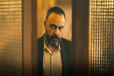 گریم متفاوت «علیرضا کمالی» در «سمفونی باران» + عکس