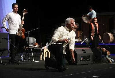  آواز شورانگیز/اجرای پرشور فرج علیپور به اسمونا برده جمعیتو