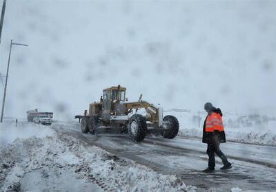 ریزش‌برداری و عملیات برف‌روبی در محورهای مواصلاتی 9 شهرستان ایلام انجام شد - تسنیم