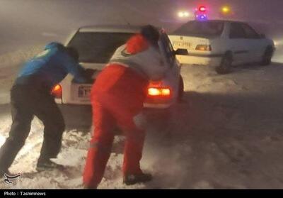 امدادرسانی به 9 خودروی گرفتار در برف در زنجان/ آمادگی نیروها تا عادی شدن تردد - تسنیم