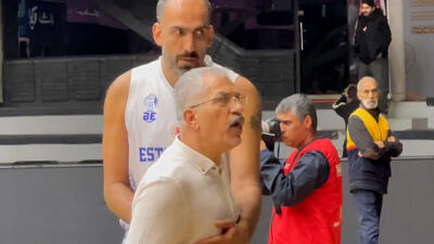 جنجال در سالن مشحون