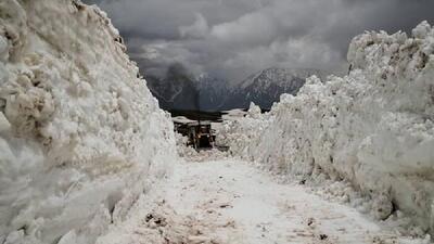  گردنه‌های گله بادوش و فرسش همچنان مسدود است