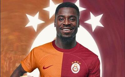 اوسمار باید تصمیم بگیرد/جدایی کاپیتان قهرمان آفریقا از پرسپولیس؟