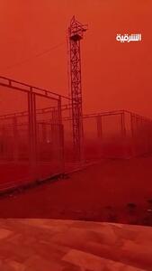 آسمان غرب عراق به رنگ سرخ درآمد/فیلم